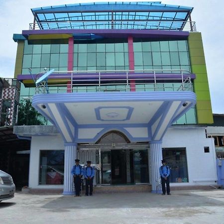 New Golden Forward Hotel Yangon Luaran gambar