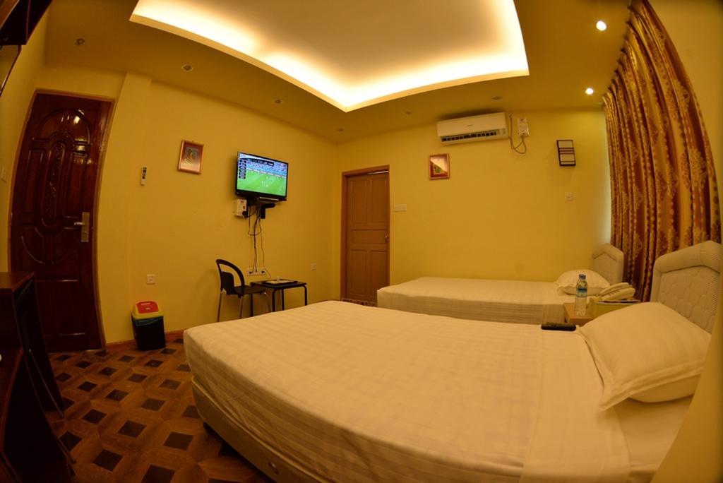 New Golden Forward Hotel Yangon Luaran gambar