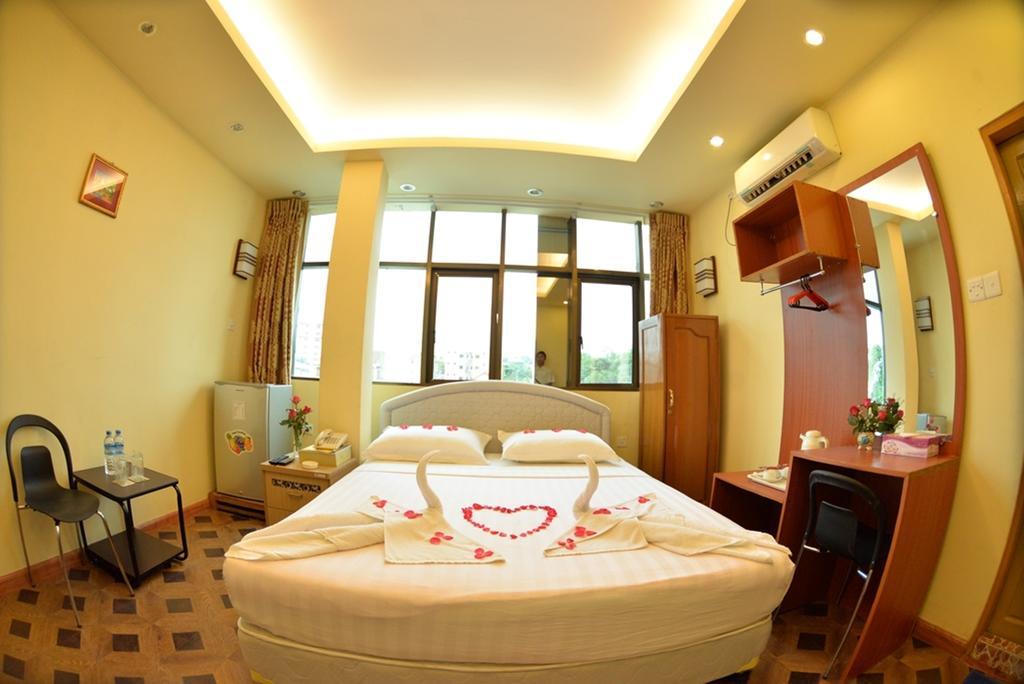 New Golden Forward Hotel Yangon Luaran gambar