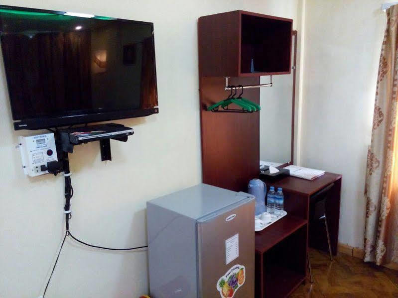 New Golden Forward Hotel Yangon Luaran gambar