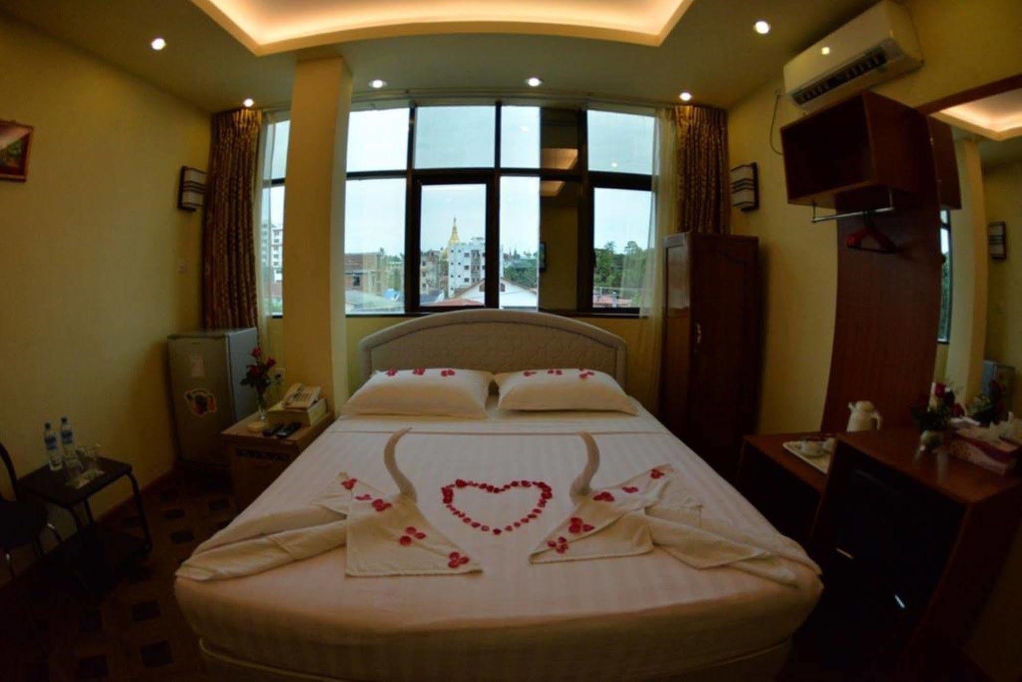 New Golden Forward Hotel Yangon Luaran gambar